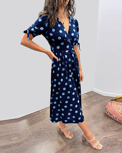 Lumi™ | Elegantti V-pääntiellinen mekko