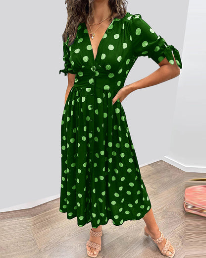 Lumi™ | Elegantti V-pääntiellinen mekko